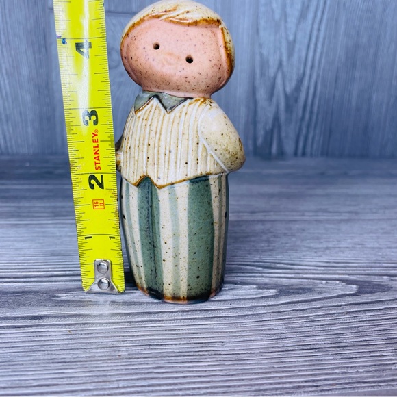 Vintage Pottery Boy, Salt or Pepper Shaker by Fitz and Floyd Vintage Earthenware - Picture 6 of 6